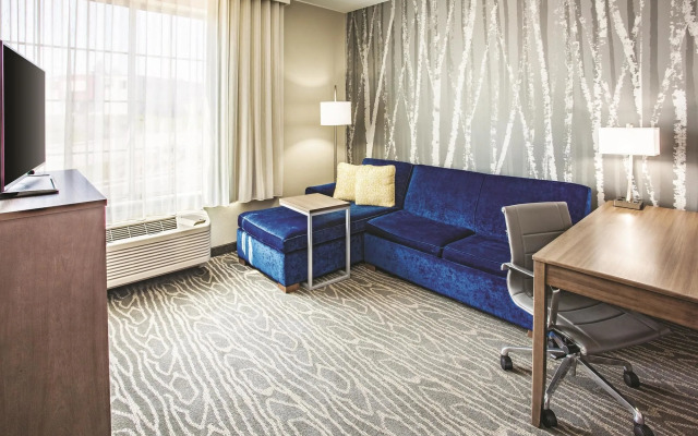 La Quinta Inn And Suites Duluth