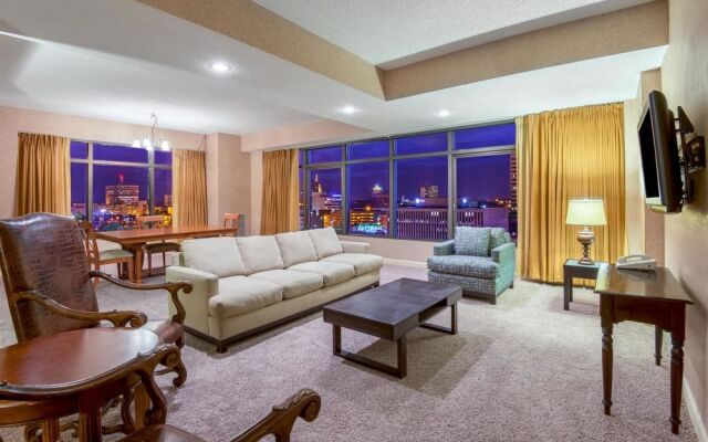 Ramada Topeka Downtown Hotel and Convention Center