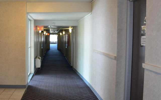 Travelodge by Wyndham Milwaukee