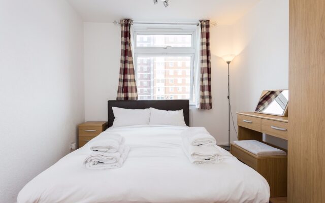 4 Bedroom Apartment in Shepherd's Bush Accommodates 10