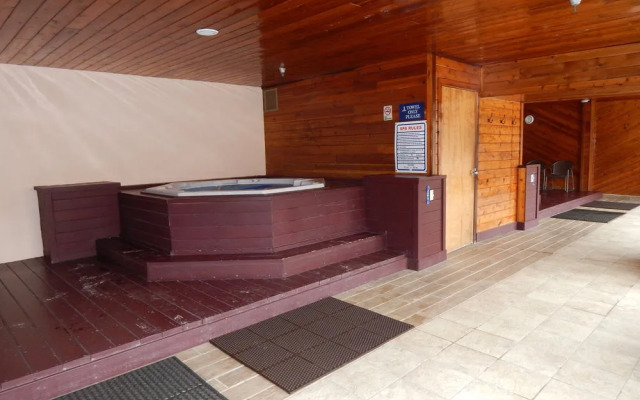 Crestview Condominium's