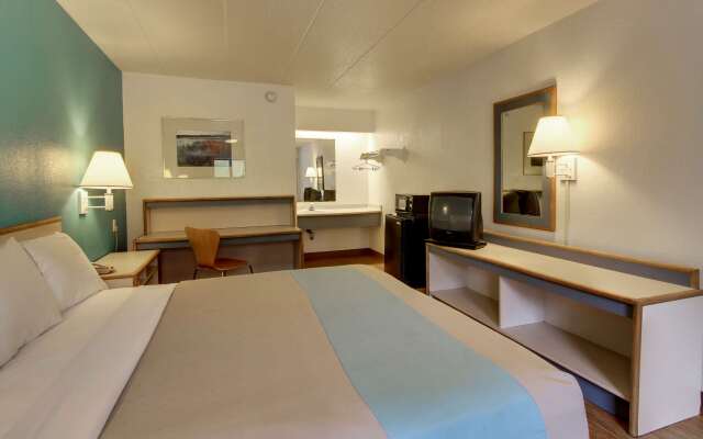 Motel 6 Cedar Rapids, IA