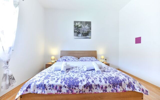 Villa Medun- private pool, bbq, parking, airconditioning