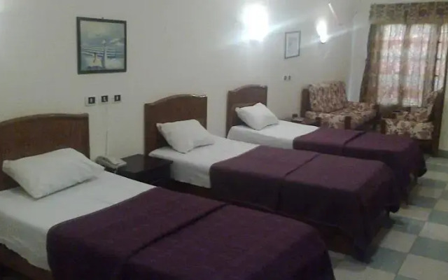 Ceceil Hotel