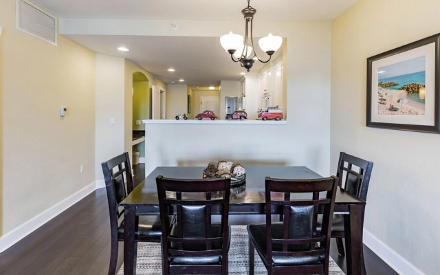 Harbourside Marker 33