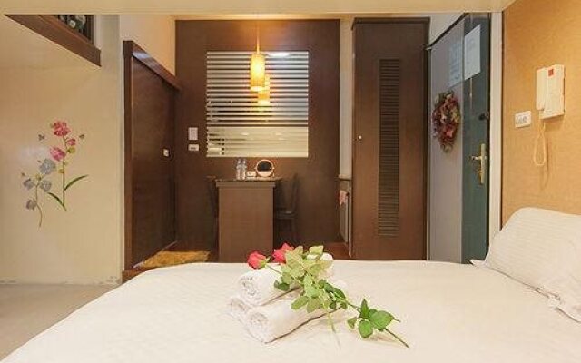 Kaohsiung near Main station - Girl House Bali style Quad room