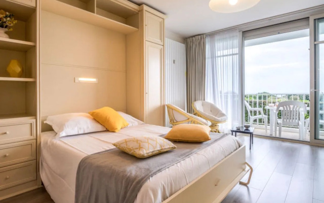 Les Trois Iles 19184