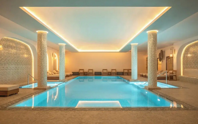 Vila Ebel Hotel Pool & Spa