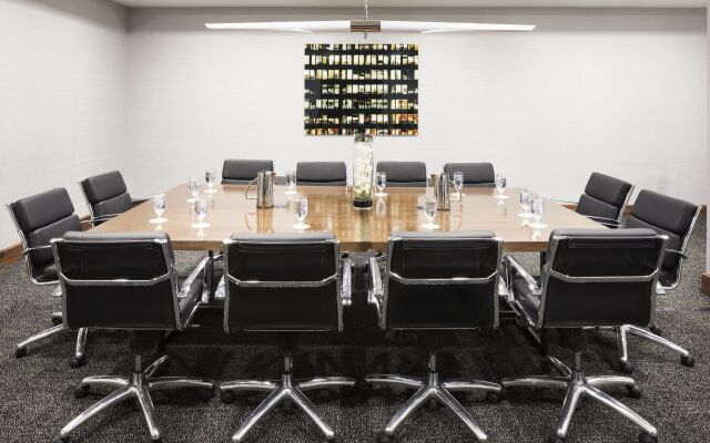 Le Méridien Chicago - Oakbrook Center