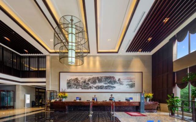 New Century Yiteng Hotel