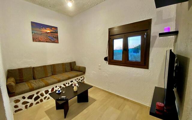Peaceful studio apartment near the sea!