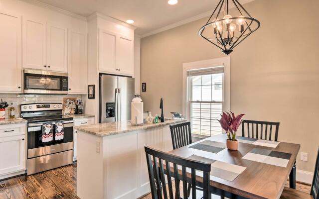 Ideally Located 'penne Place' w/ Deck & Grill