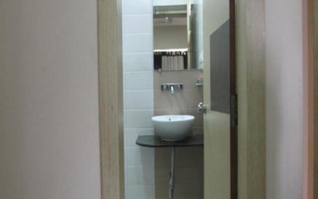 FabHotel Rajdhani I