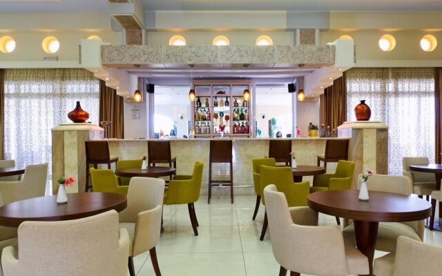 Отель Gaia Palace