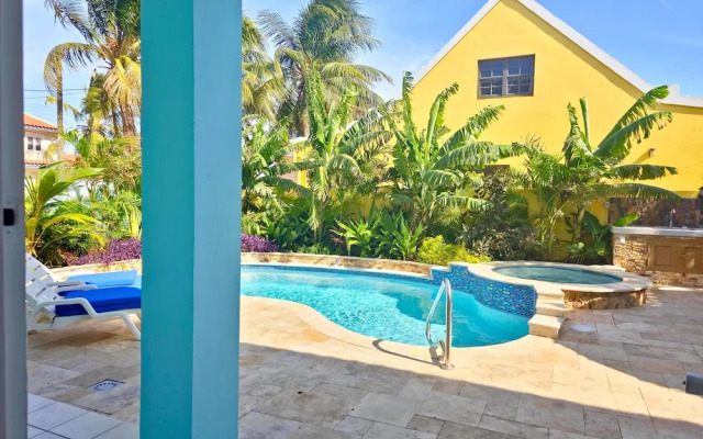 Elegant 1-bedroom Apartment 3 km From Eagle Beach
