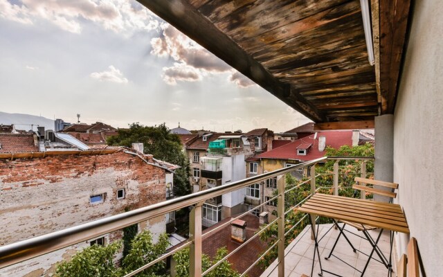 FM Luxury 3-BDR Apartment - 3 Levelled Home