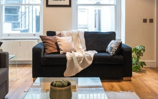 Upper Berkeley Street Flats