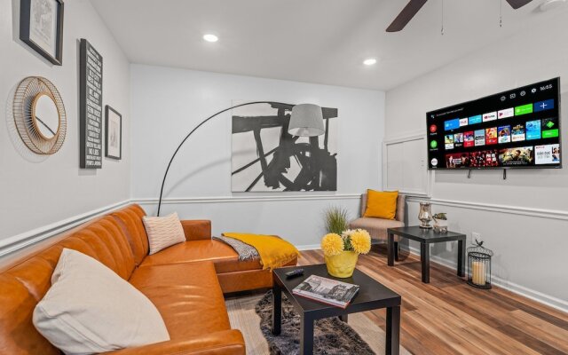 East Passyunk Trendy Apartment