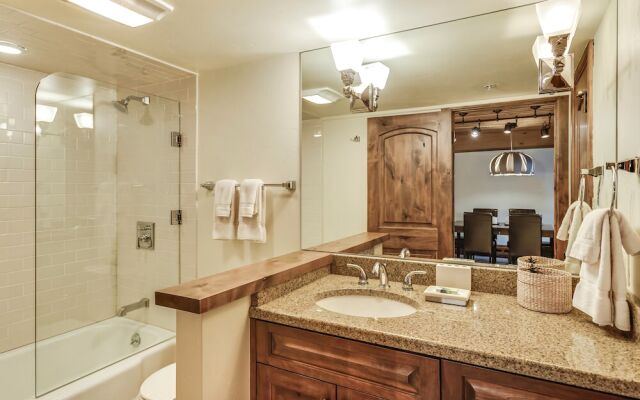 Stonebridge Condominiums