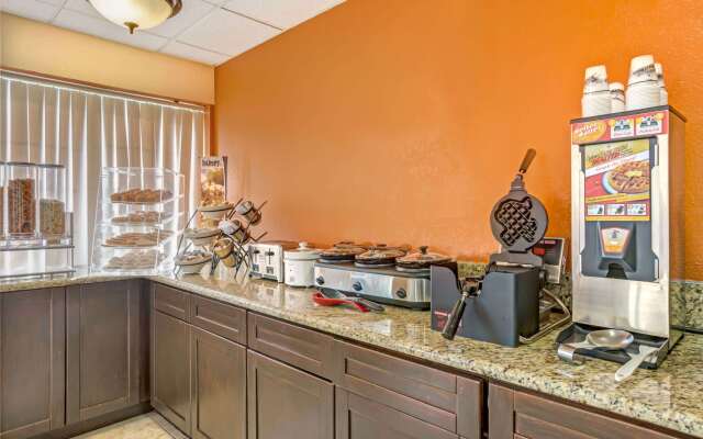 Microtel Inn & Suites by Wyndham Houston