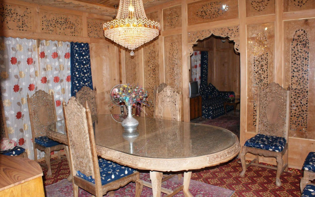 New Bul Bul Group Of Houseboats