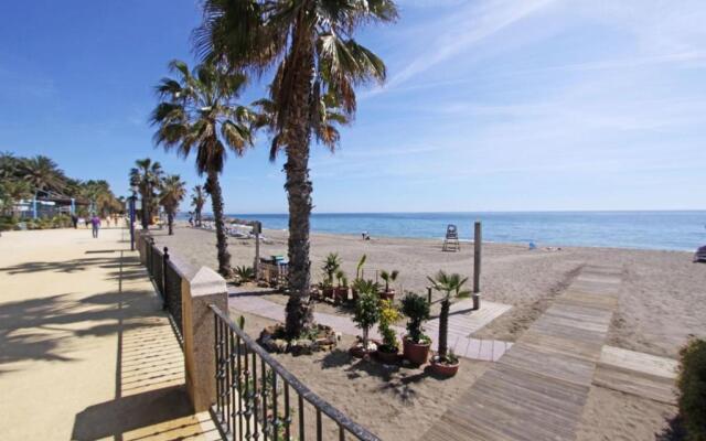 1105 beachfront apartment golden mile marbella
