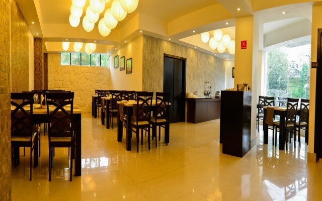 OYO 6645 Hotel Sapphire