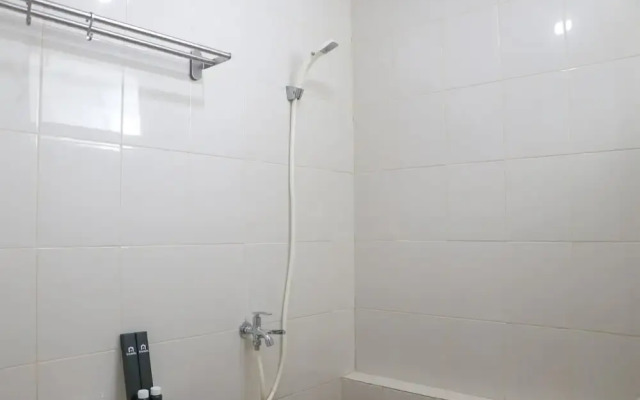 Stunning And Comfy 2Br Bassura City Apartment