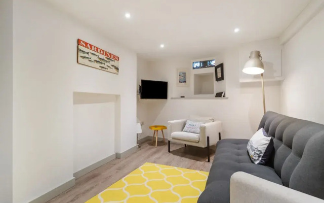 Windermere House - Sea Views Close to Harbour