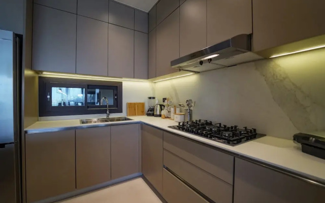 Marina Garden Penthouse 3 Bedroom Apartment