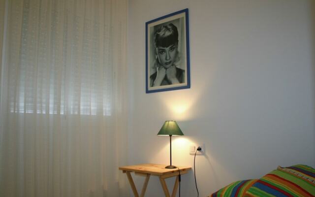 Comfortable Apartment With Washing Machine Near the Sea