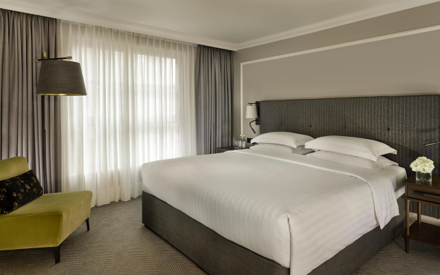 Hyatt Regency London The Churchill - Image 3