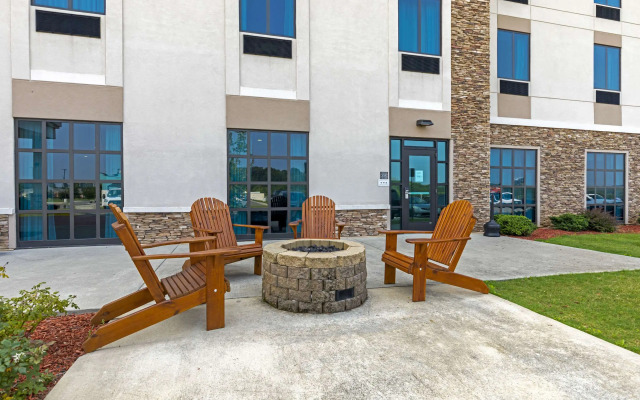 Comfort Inn & Suites