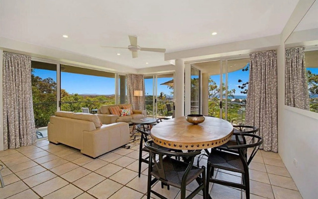 Noosa Crest