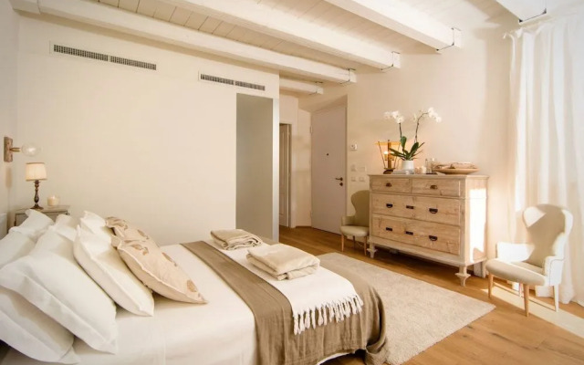 CasaVostra - Ambience Suites