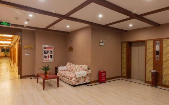 Golden Phoenix Hotel