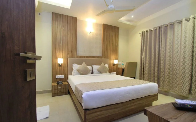 Hotel Plaza Heights by OYO