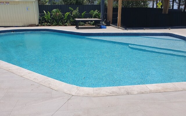 Burleigh Esplanade Beachfront Apartments