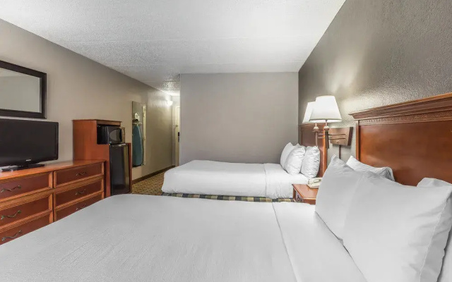 Clarion Inn