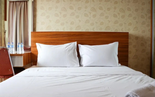 Cozy And Simply Studio At Cinere Bellevue Suites Apartment