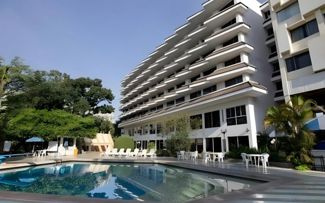 Charoen Hotel