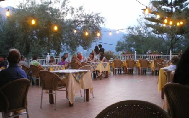 Ilios Hotel and Villas