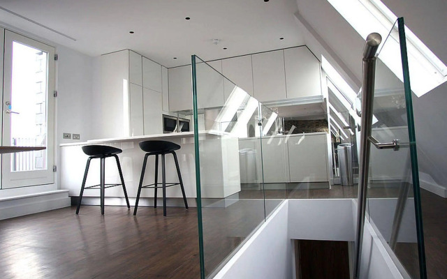Hop Art House Apartments
