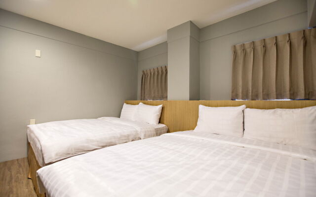 Traveller-Inn Day Moon Hotel