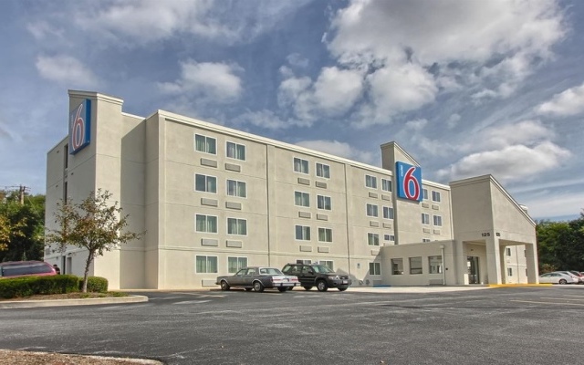 Motel 6 York North