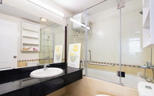 Salute de Sailing Tower - Palace Garden