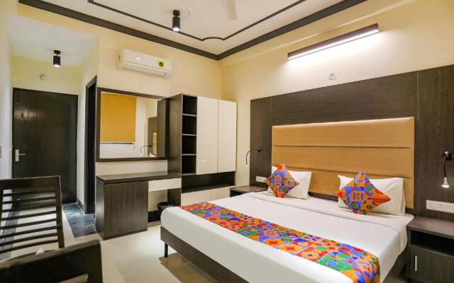 Itsy Hotels NV, Sushant Lok