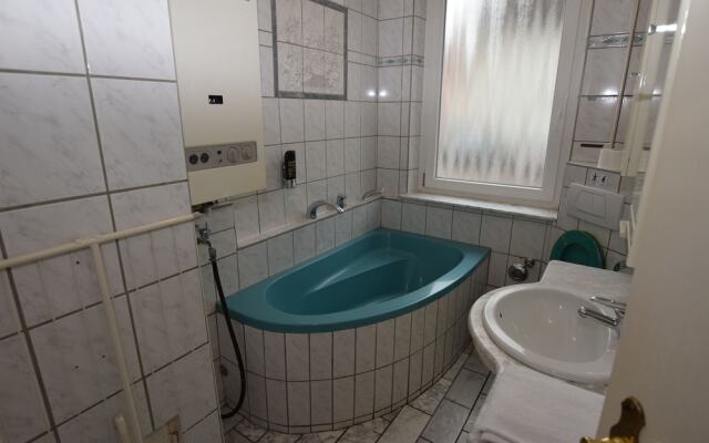 AB Apartment 01