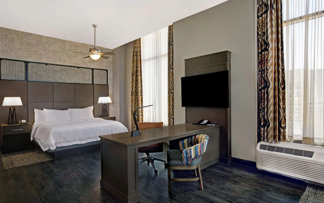 Hampton Inn & Suites Austin @ The University / Capitol
