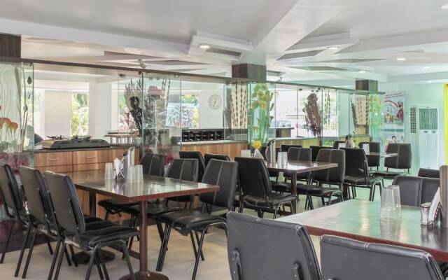 OYO 22692 Flagship Strand Resort